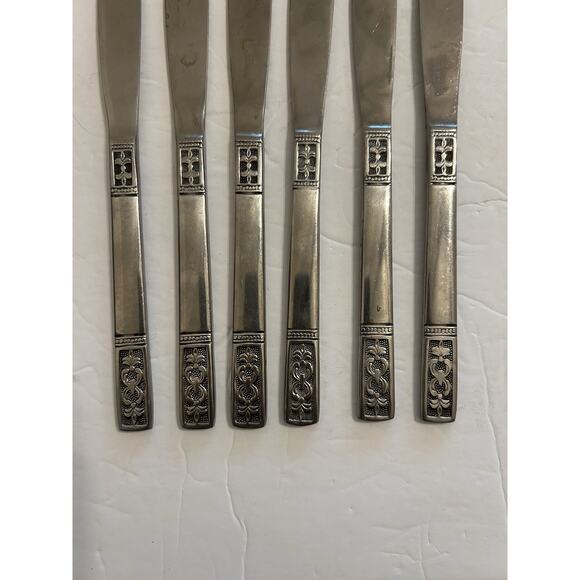 Vintage Customcraft Fluer De Lis Set Of 6 Dinner Knives Stainless Flatware CUS3 - Picture 8 of 10